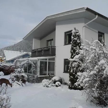 Haus Herzog شقة *